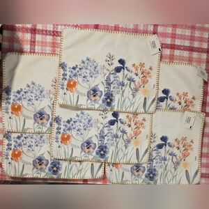 Market Square Plavemats And Runner With Floral Watercolor Design